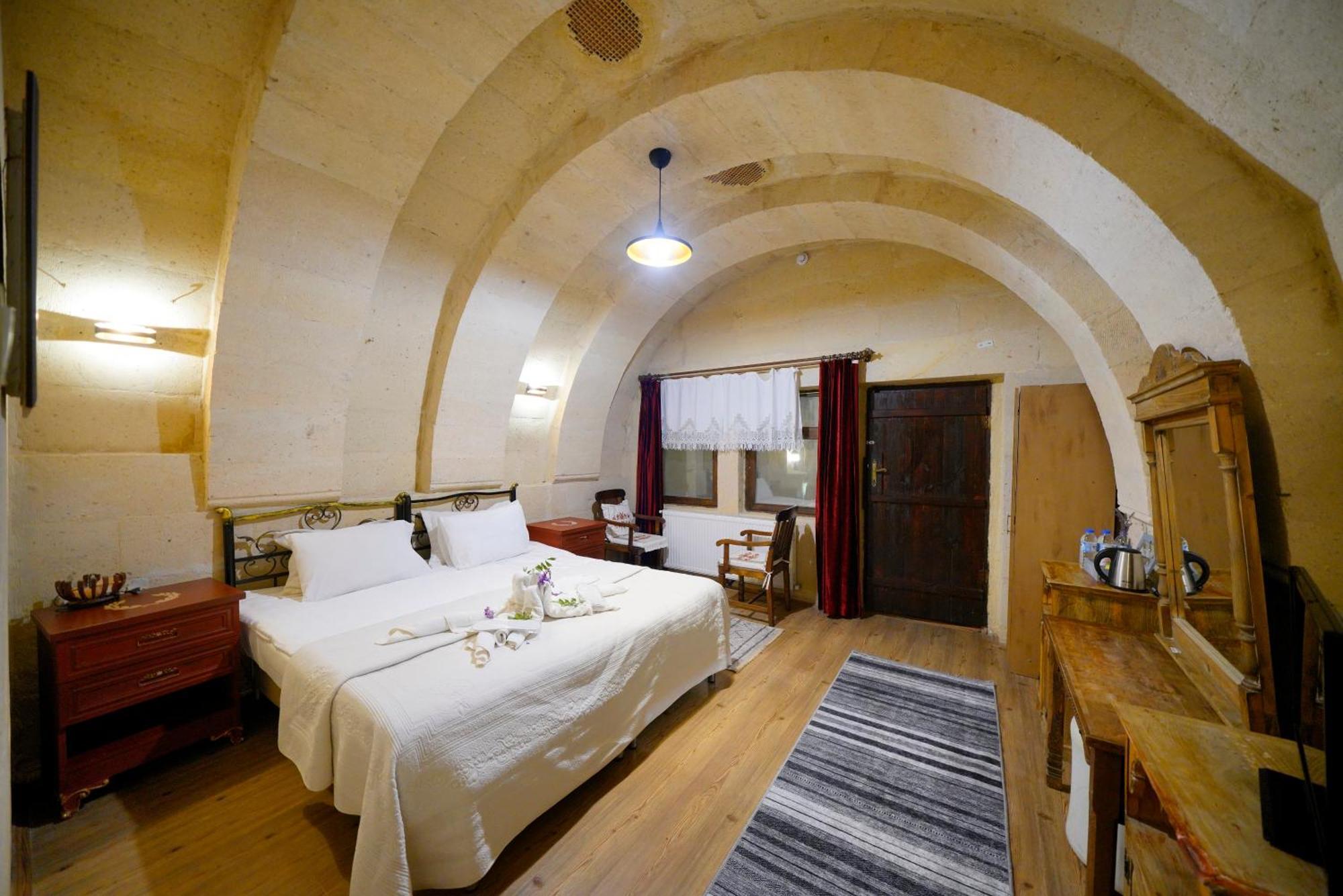Antik Cave House Hotel Urgup Exterior photo